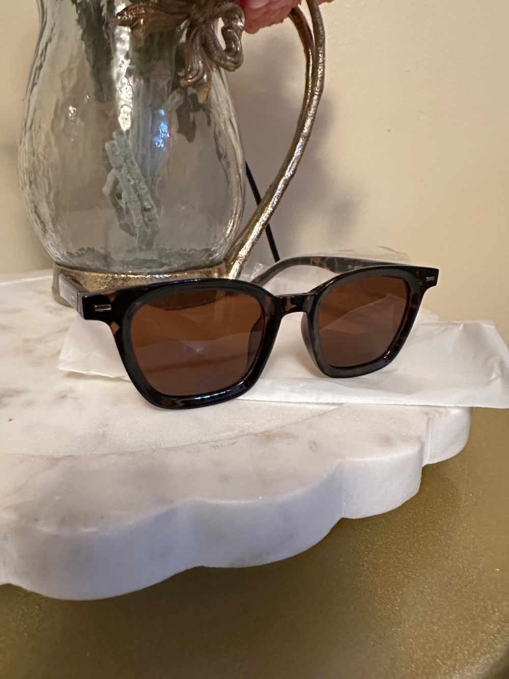 Classic Black Square Women's Sunglasses with Brown Lenses.0013